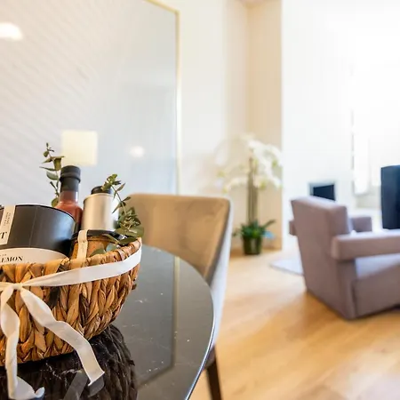 Liberdade 12 By The Good Neighbour In * 리스본